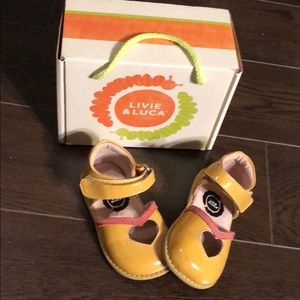 Livie & Luca size 6 shoes